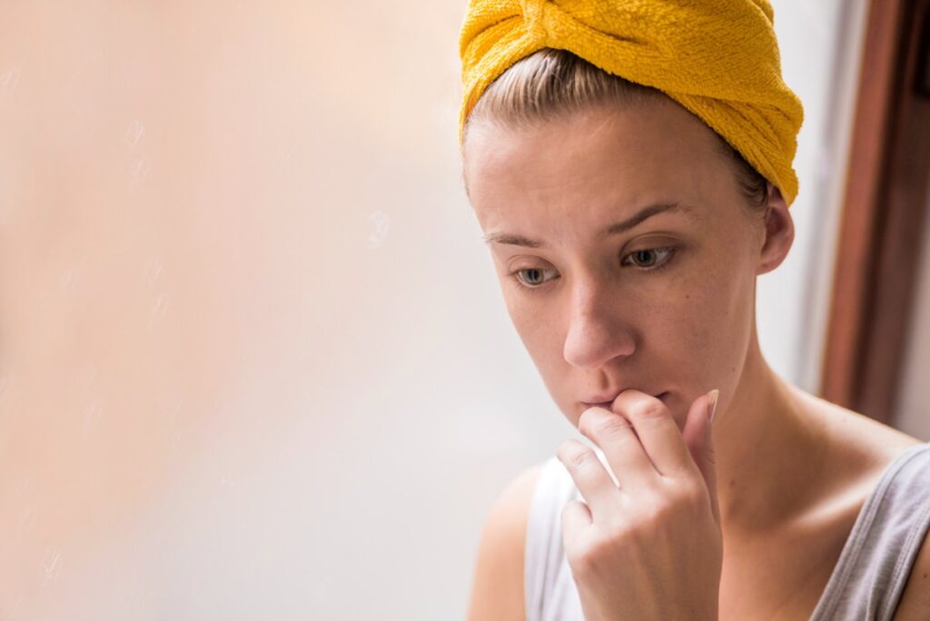 objawy suchej skóry